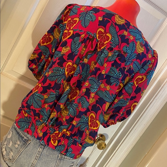 Rose & Olive Multicolor Floral Top - Picture 8 of 15